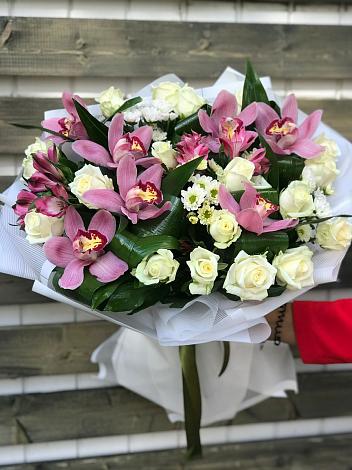 Букет цветов из: Розы и Хризантемы в Коксовом