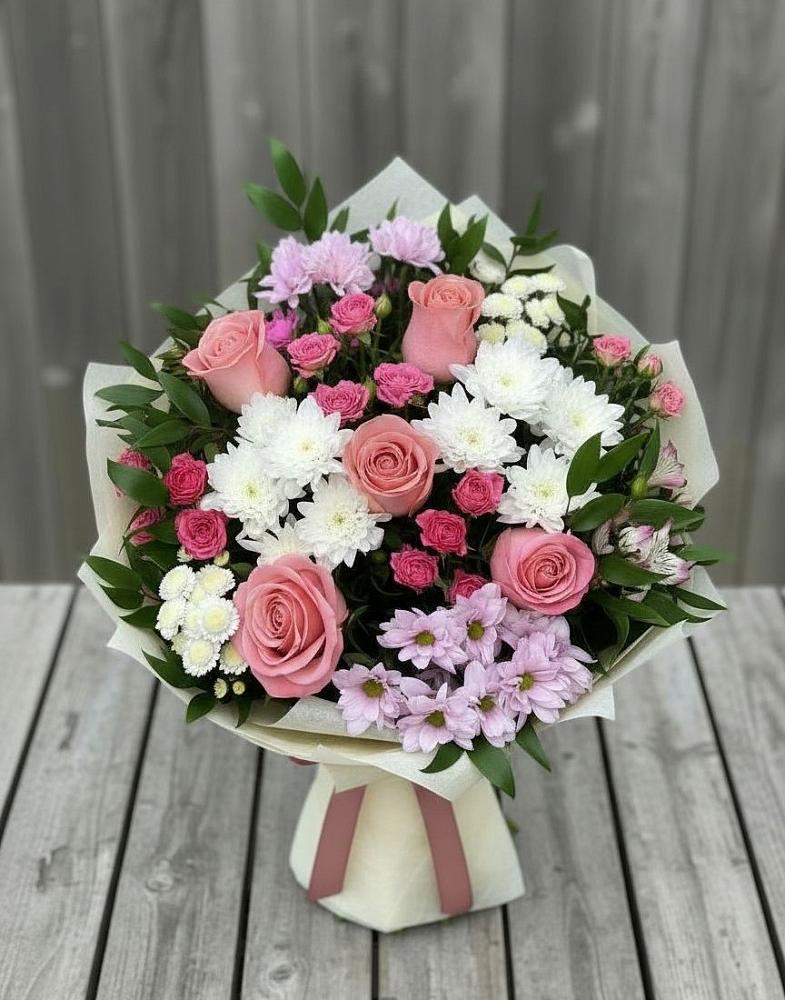 Букет цветов из: Альстромерии, Гвоздики, Розы и Хризантемы в Коксовом