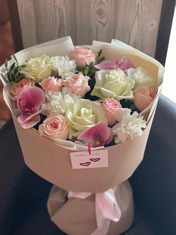 Букет цветов из: Орхидеи, Розы и Гвоздики в Коксовом