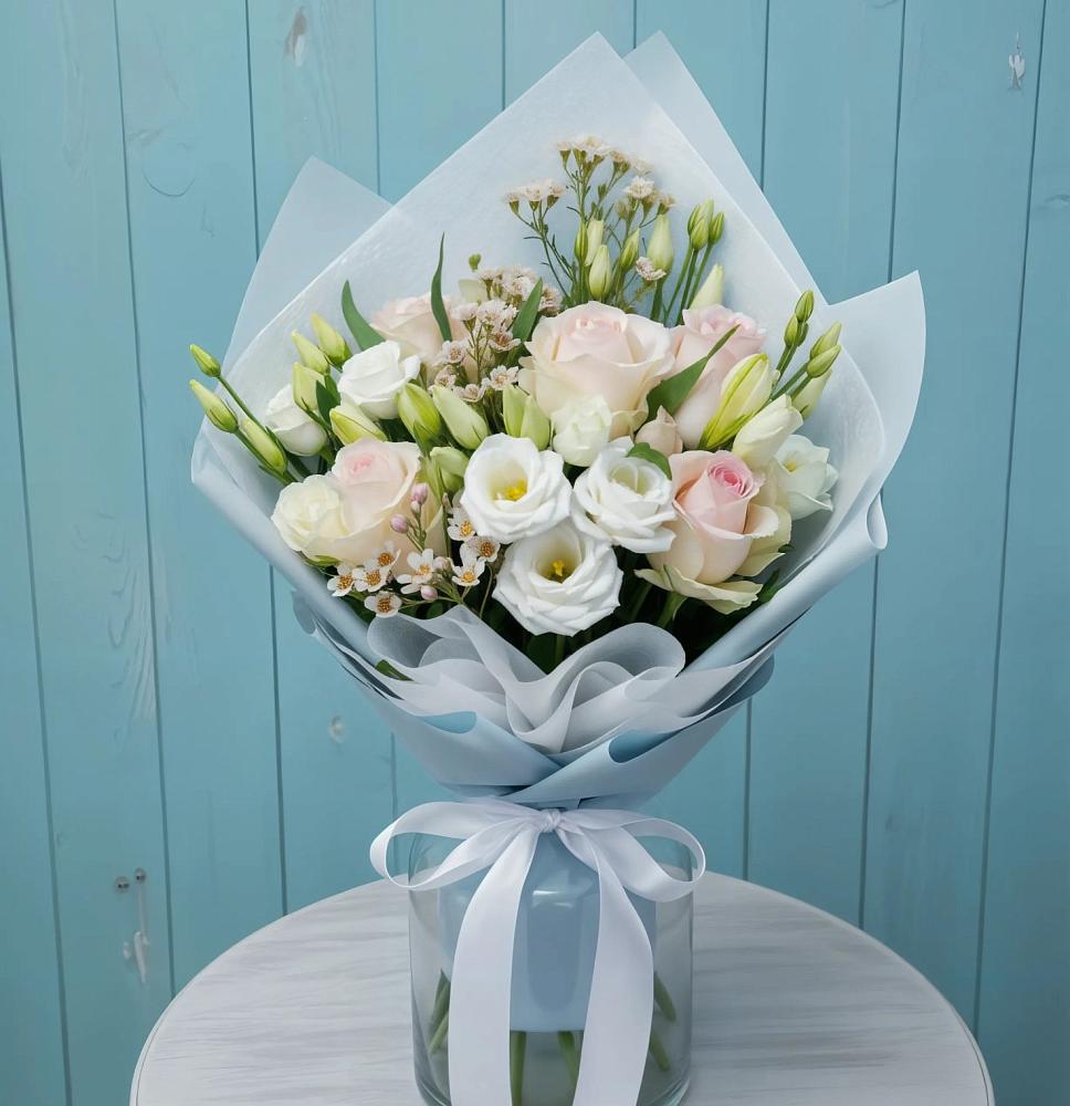 Букет цветов из: Розы и Лизиантусы в Коксовом