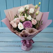 Букет цветов из:  Розы и Лизиантусы в Коксовом
