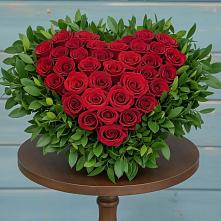 Цветочная композиция из Розы в виде сердца в Коксовом