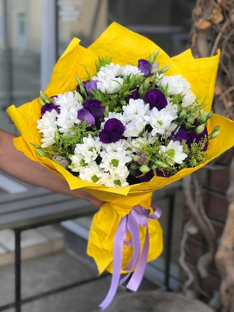 Букет цветов из: Ирисы, Хризантемы и Ромашки в Коксовом