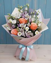 Букет цветов из:  Лизиантусы, Розы, Альстромерии и Гипсофила в Коксовом