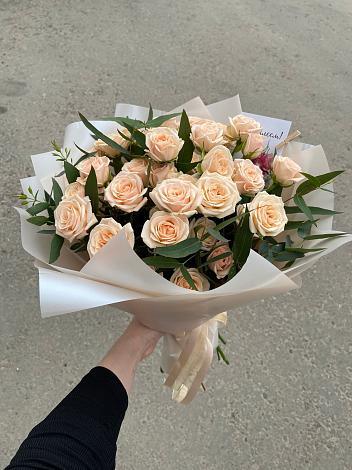 Букет Кремовые розы Латте в Коксовом