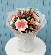 Букет цветов из:  Герберы, Альстромерии и Лизиантусы #REPLACE_PRED# Коксовом