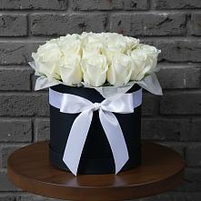 Цветочная композиция из Розы в шляпной коробке в Коксовом