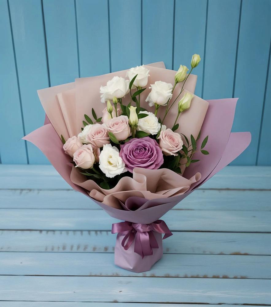 Букет цветов из: Розы и Лизиантусы в Коксовом